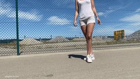 HOT GIRLS CRUSHING CIGARETTES WITH THEIR SHOES - MOV HD