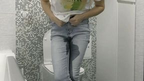 I show you my wet jeans and panties WMV FULL HD 1080p
