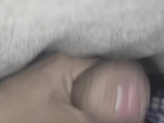 Me desperté con el pene duro, me masturbe y te hice un clip.