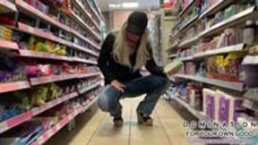 MILF Greta floods her jeans at the convenience store - WMV