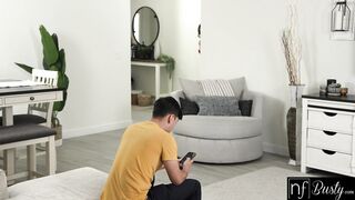 Horny Busty Hottie Hailey Rose Demands Lovers Sweet Sticky Honey