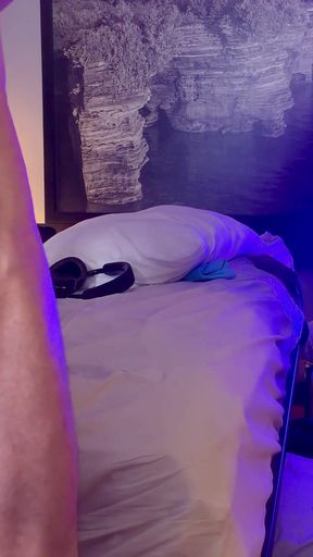 Nutting on a Sweaty Beater I Took off While Sreaming Talking Dirty to Them and Them Watching Me Live