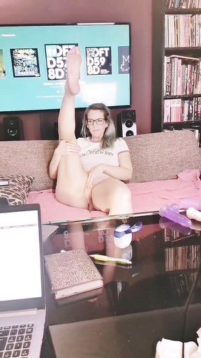 Live show horny housewife/nerdy girl