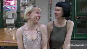 Jolie Vibrates Delfine'_s Pussy