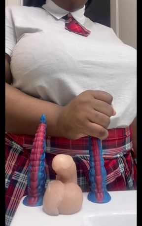 It’s Too Small so I Have to Use 1 Hand!