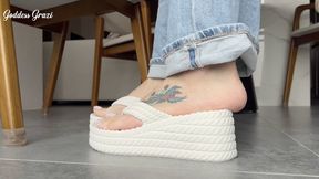 A platform flip-flops too small for my big feet - Goddess Grazi