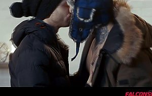 Benjamin fucked bareback Tonys shaved hole