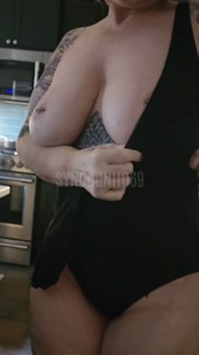 Thicc Full body tattooed Hotwife