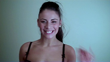 Britsh MILF amateur lets me cum over her nipples after wanking me off