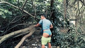sexo ao vivo e de gracas pros os tios no mato. o maloka dotado comeu meu cu no mato com 4 tios assistindo e se masturbando.