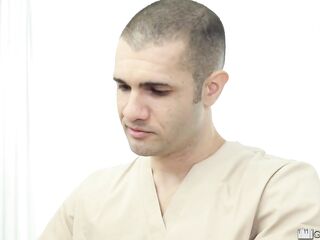 Large Jock Knob Gets His Guts Crushed