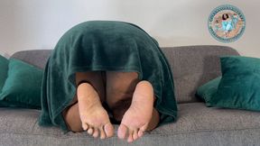 Big Step Mama’s Loud Wet Fart Countdown - Queensizesexyfeet