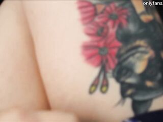 wore buttplug on a train ride and got VERY excited: public masturbation and cum