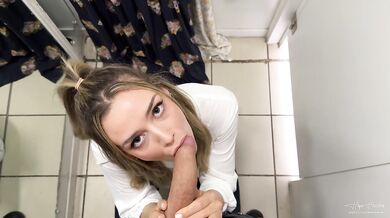 Blonde sales girl gets her tight changing room stuffed with a thick cock