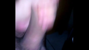 Batendo uma punheta bem gostosa at&eacute_ gozar