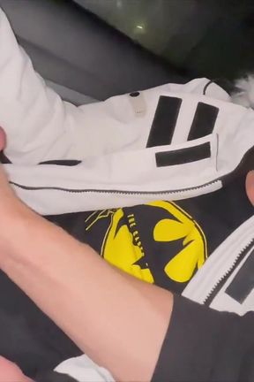 Jerks off Discreetly in the Back of a Taxi
