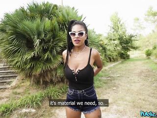 Public Agent ESPAÑOL - Black Lalin girl with massive natural LARGE BAZOOKAS has joy outside