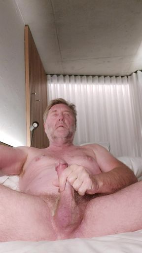 jerking in hotel