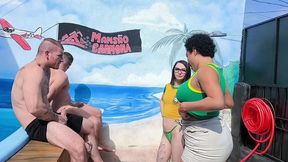 suruba na piscina anal e vaginal
