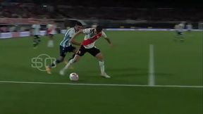 Julian alvarez se coge a jugador de racing en pleno partido