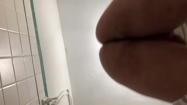 Ativo safado exibindo a bunda de quatro TT - @Lukinhas sex