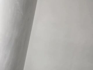 El cornudo de mi'migo graba mientras me cojo a la puta de su esposa