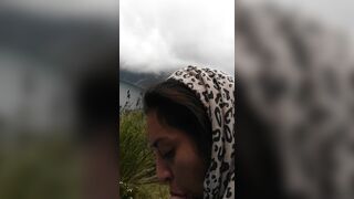 Bombshell Arab chick Give Quick Bj Into Outdoor