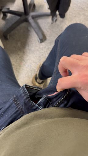 Got🥵 horny at work