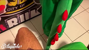 O fetiche dela era ser um Dinossauro