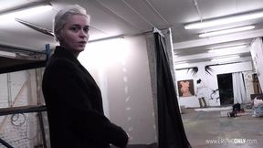 Ravenous sex-starved femme fatale ravaged in her rectum