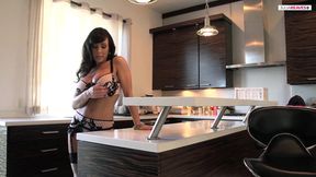 Sexy MILF gets her asshole fucked and pussy wet