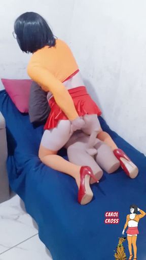 I love doing cosplay and sitting on dicks.