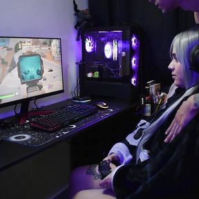 Gamer girl gets fucked while playing fortnite