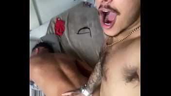 Rabudo gostoso empinou e eu enchi o Rabo dele de Leite