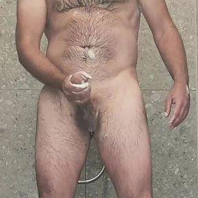 Big dick cumming in shower