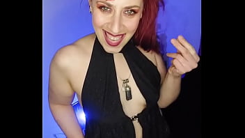 Una trabajadora sexual insistente y fogosa te aborda en la calle con su SPANGLISH y sus trucos!!!!