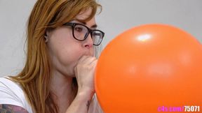 Foxy Sanie licks and inflates a huge balloon (MOBILE quality)