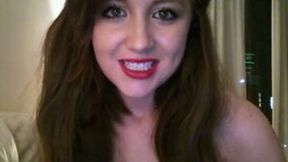 Curvaceous Australian webcam slut rubbed her cooch for me