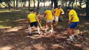 jogo do brasil com sexo barebeck com varios roludao safado no meio da mata