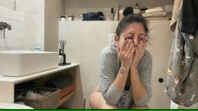 Tired and sick, SunnyBunny tries to free the monsters, REAL FARTS, splashes - WMV