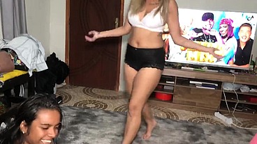 Começou em uma brincadeira Términou em uma suruba muito gostosa