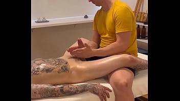 Tento a primeira experi&ecirc_ncia com massagem t&acirc_ntrica