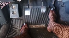Pump pedals with bare feet and fishnet stockings (3)