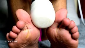 Fetiche de pies con hitachi magic