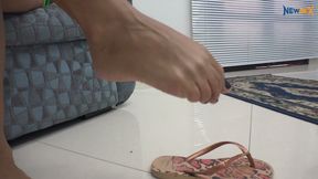 You Can Only See My Feet, No Touch!