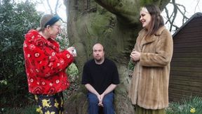 Double Dommes Ignore Human Ashtray Outdoors