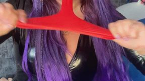 girl in latex mastrubate and poping balloons