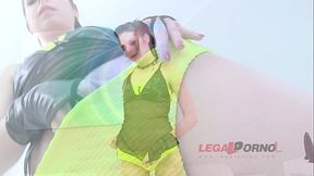 Daniela Rose &amp_ 2 big black cocks in anal pissing video SZ474