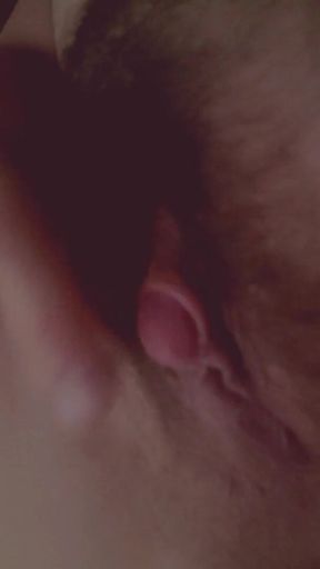 Ftm with juicy pussy masturbates