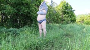 Girlfriend undressed in the park and pisses in front of everyone